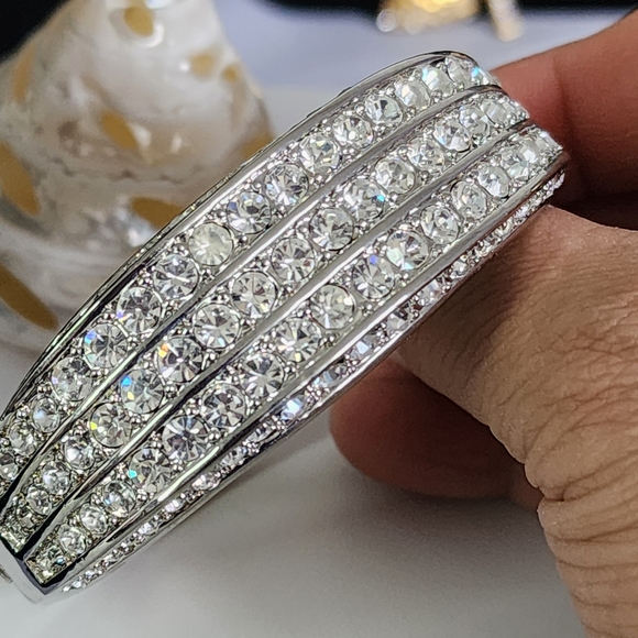 Statement Silver with CZ Hinge / Clamper Bracelet New - Picture 3 of 8